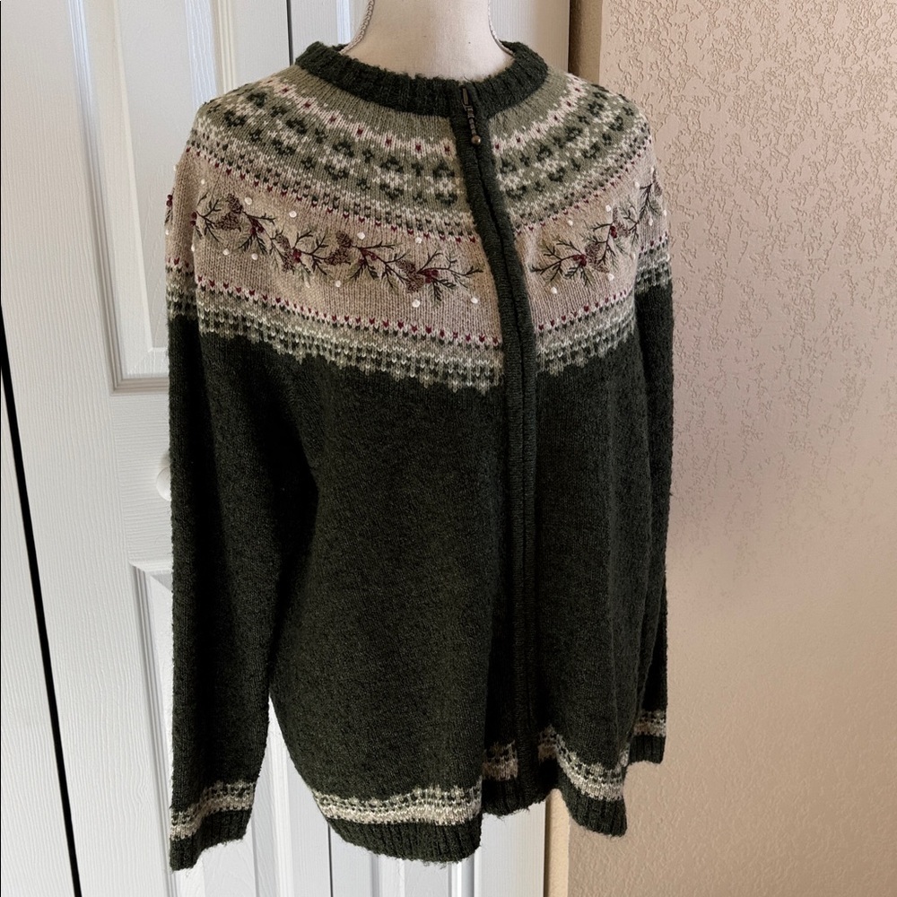 Croft & Barrow Olive and Cream Knit Sweater - Picture 3 of 4